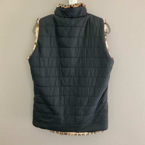 Reversible animal print vest - Picture 7 of 9